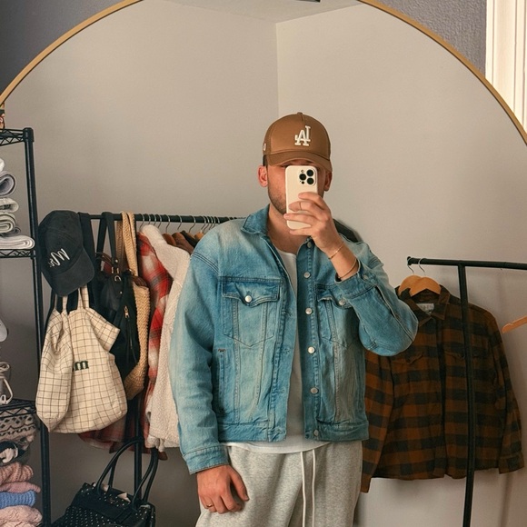 Abercrombie & Fitch Light Wash Denim Jacket - Picture 2 of 6